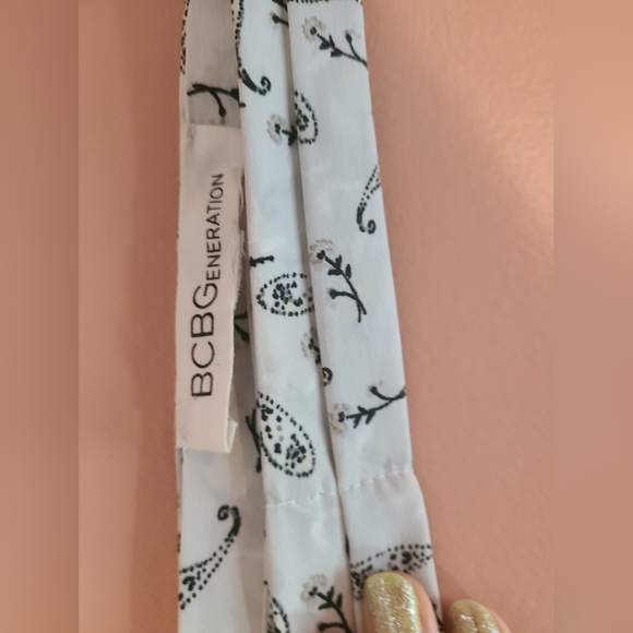 NWOT BCBGeneration Bedazzled Bow-Tie 🎀🌴 - Picture 3 of 6